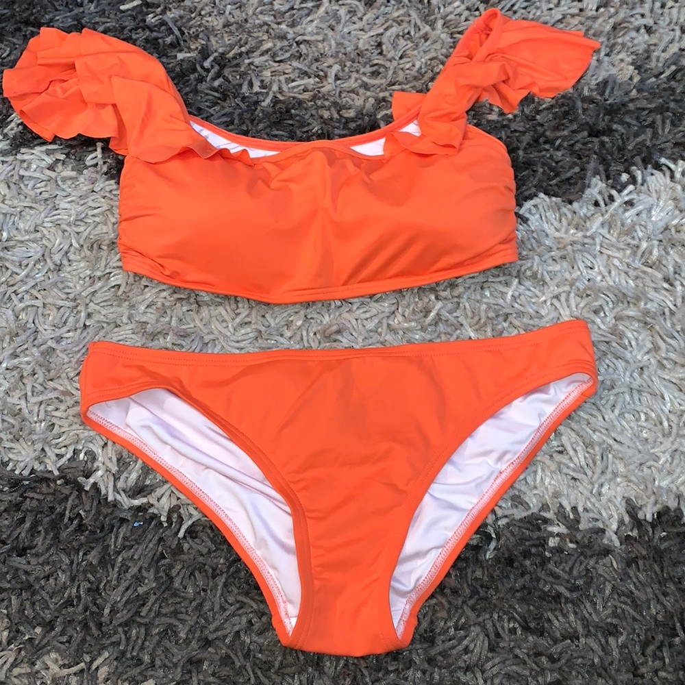 Vince Camuto bikini size L good cond